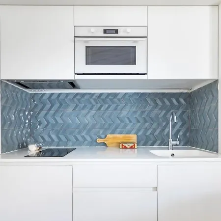 Apartment Plum Guide - Cool Wind Lisbon