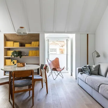 Plum Guide - Cool Wind Apartment Lisbon