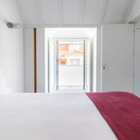 Apartment Plum Guide - Cool Wind *
